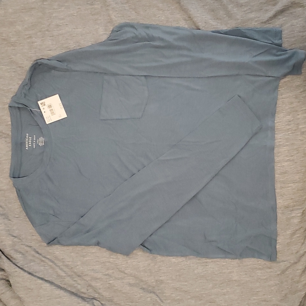Long-sleeve tee